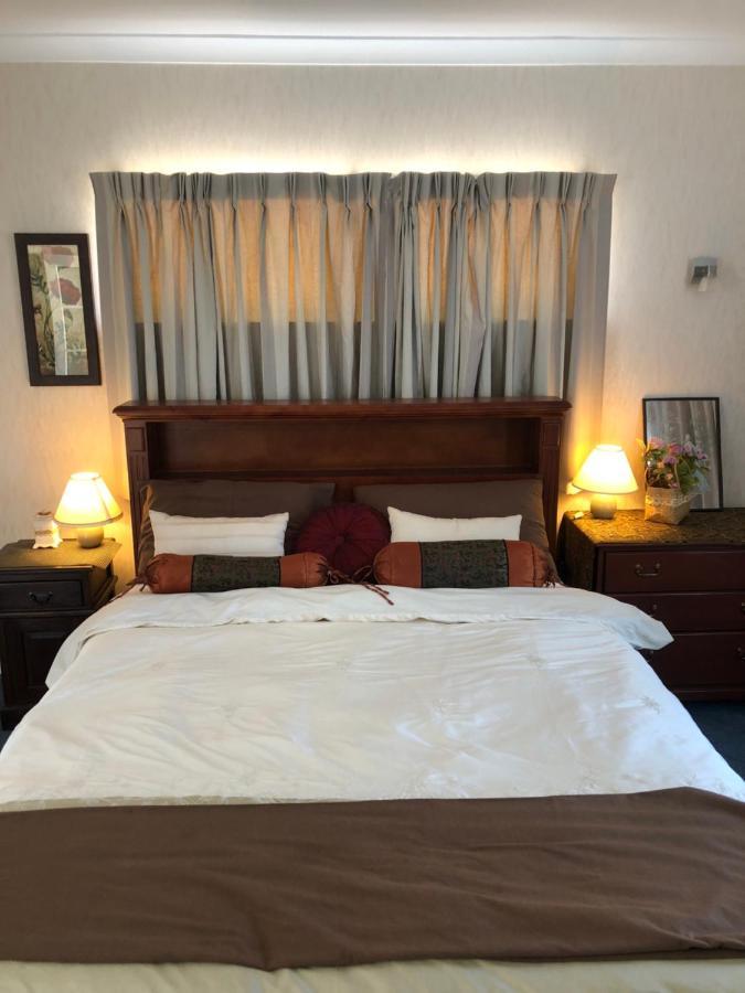 A Cozy Room With It'S Own Privacy Upper Hutt Bagian luar foto