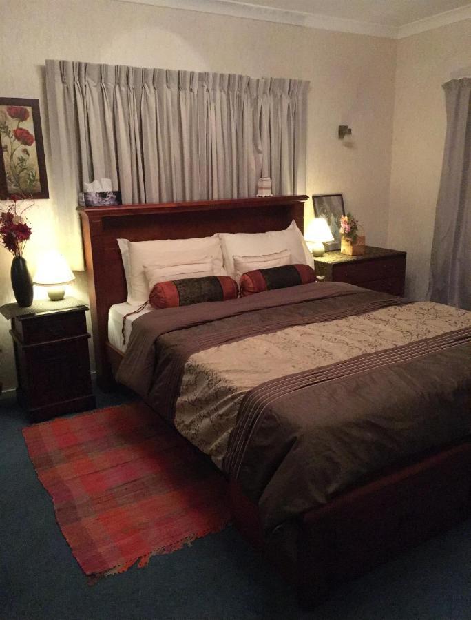 A Cozy Room With It'S Own Privacy Upper Hutt Bagian luar foto