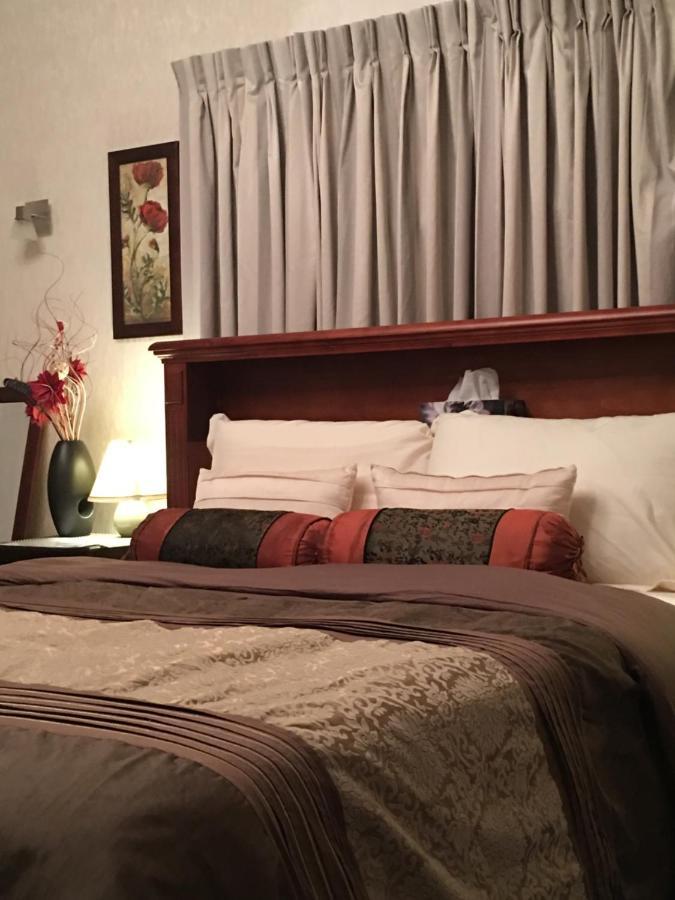 A Cozy Room With It'S Own Privacy Upper Hutt Bagian luar foto